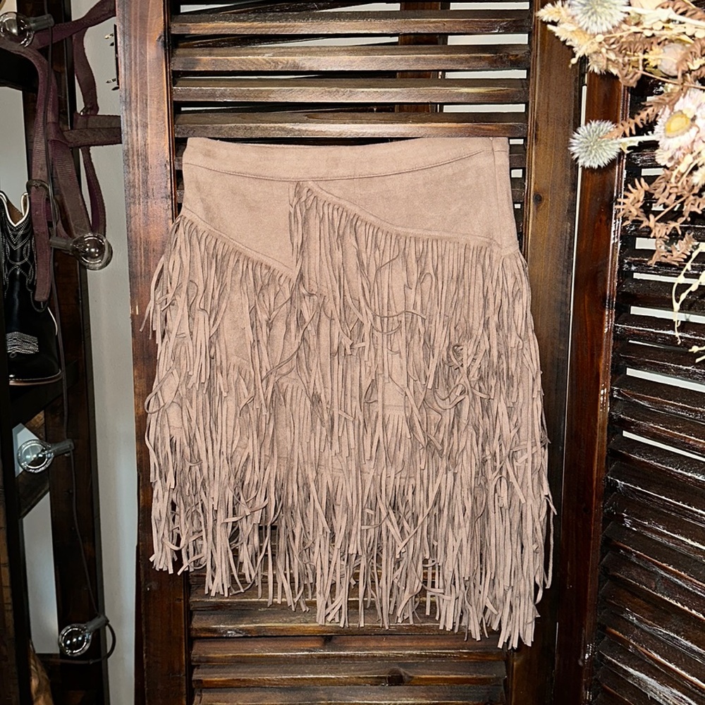 Western fringe skirt ✨